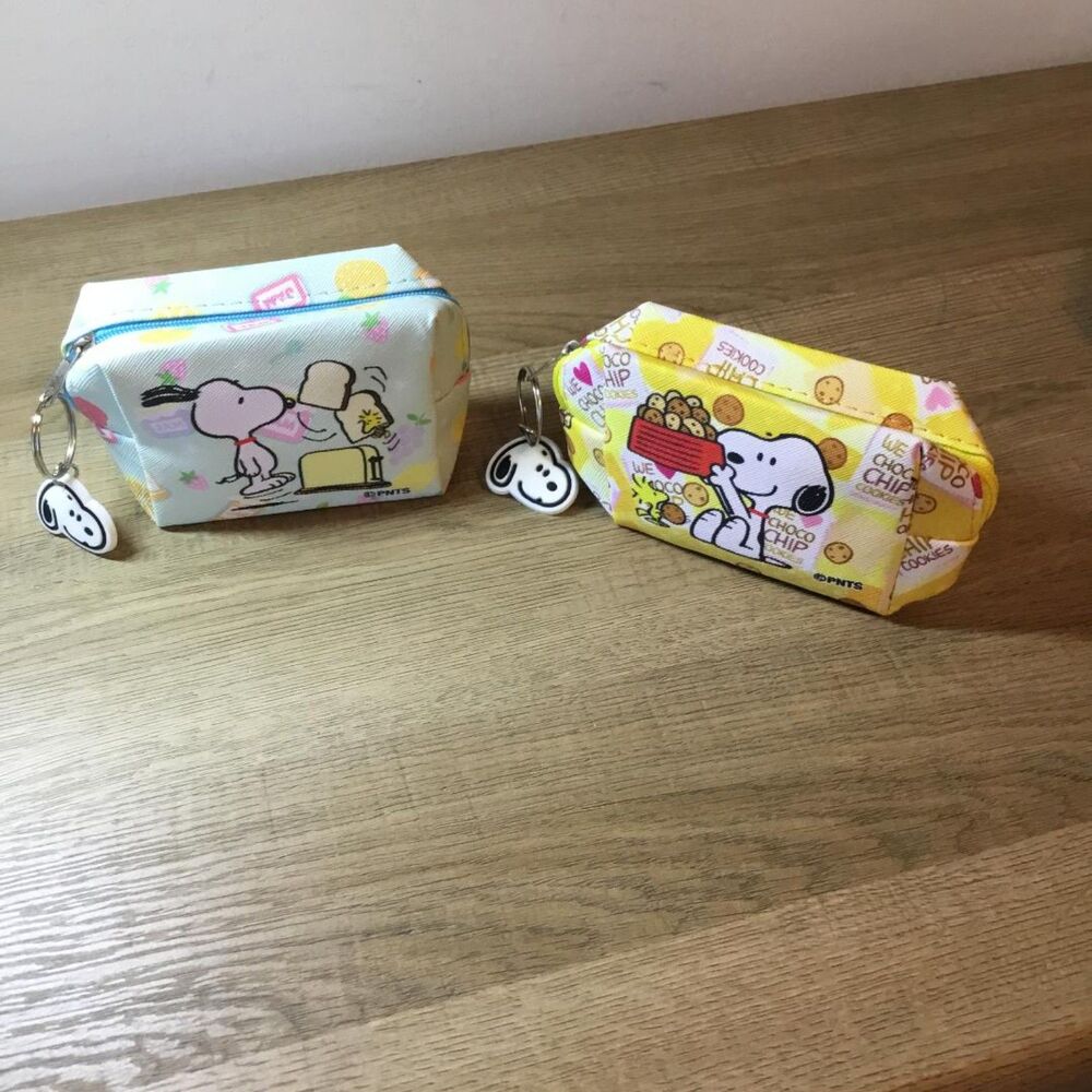 Set of 2 Snoopy Peanuts Zipper Snack Pouches Bag Charms Key Rings NWOT